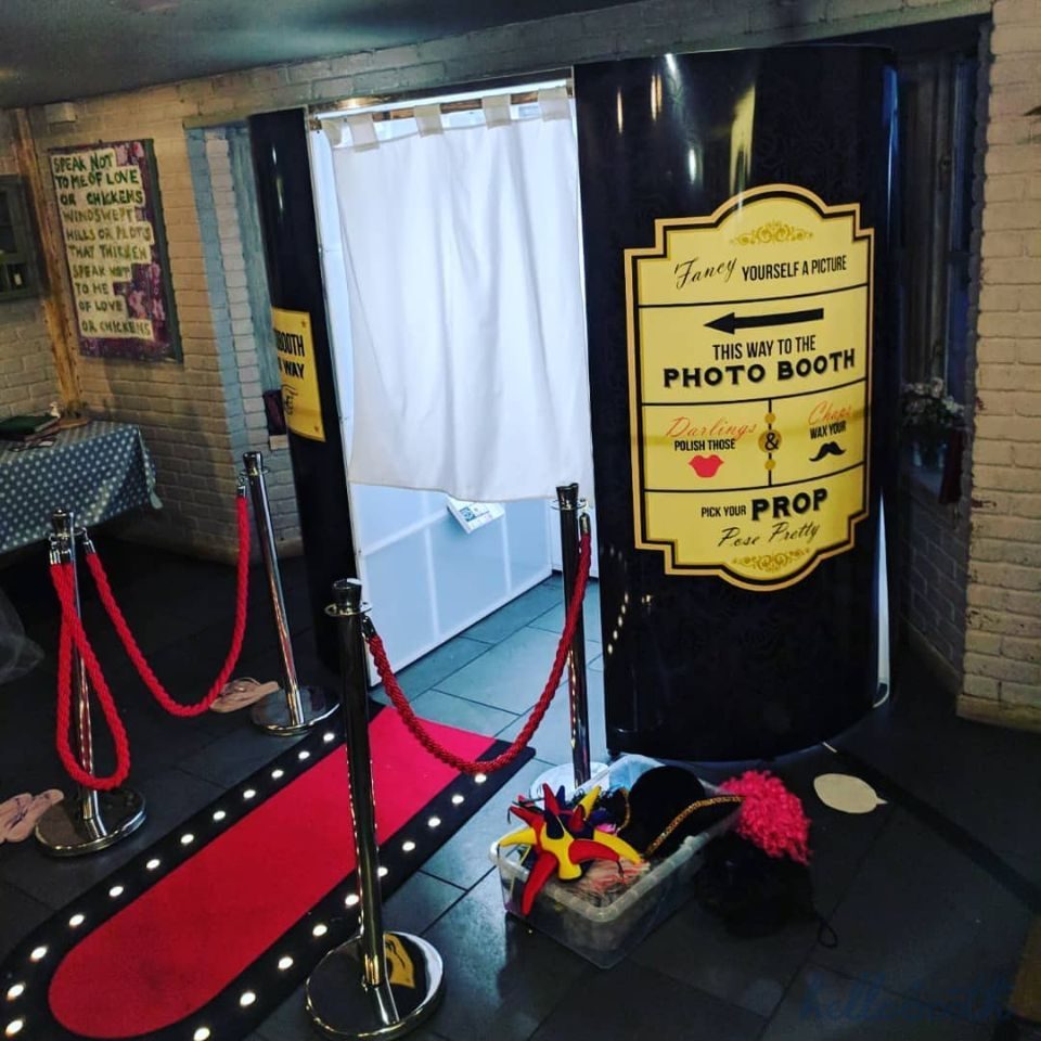 Manchester enclosed-photo-booth-hire